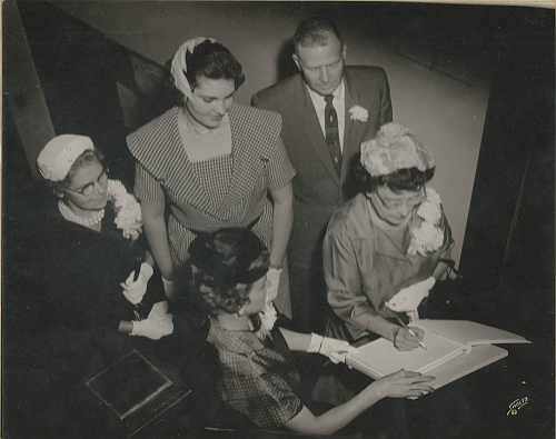 Mary Ellen etall